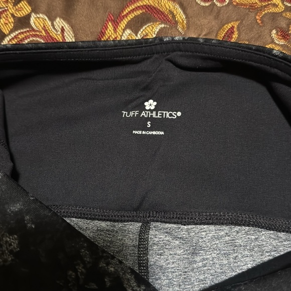 Tuff Athletics Black Rocky Print High Rise UPF 40+ Active Leggings Small New - Picture 7 of 9